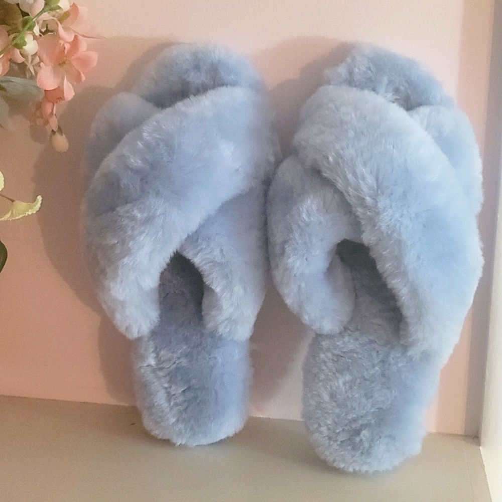 RJS FUZZIES SHEEPSKIN BABY BLUE SLIPPER